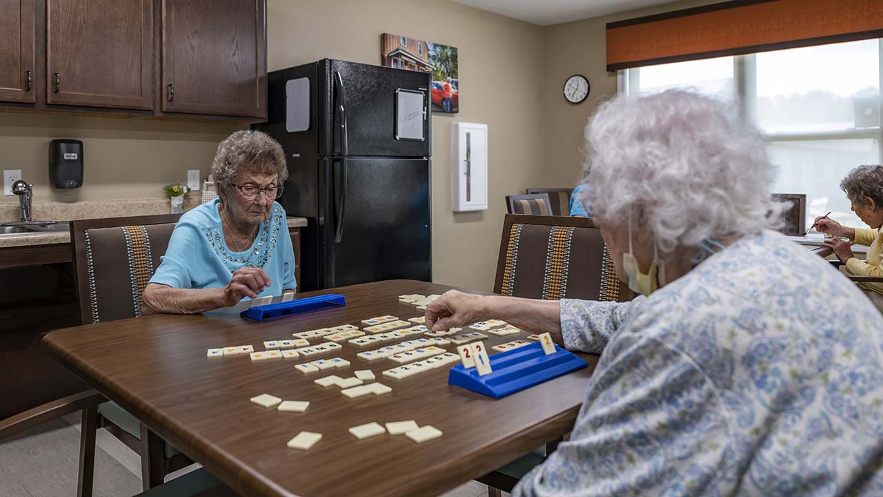Lodge at Manito residents playing a game